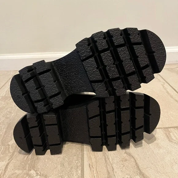 NEW IN BOX Thursday Boot Company Reign Chelsea Boots 7.5 - Picture 4 of 8